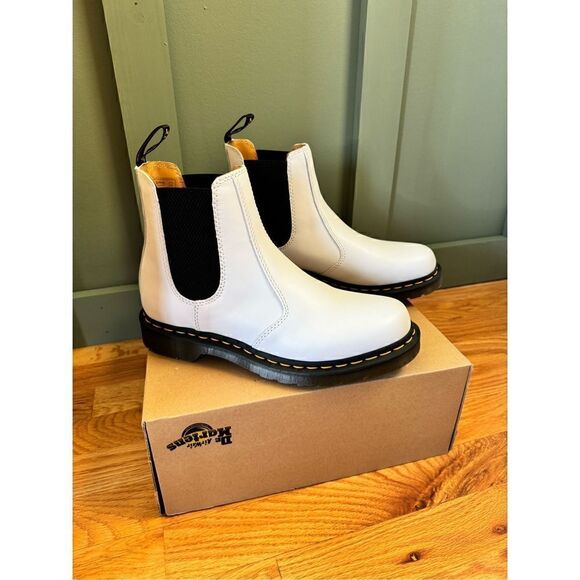 Doc Martens White Softy T Chelsea Boots 2976 Dr. Martens, Women’s Size 9 NIB NEW - Picture 8 of 16